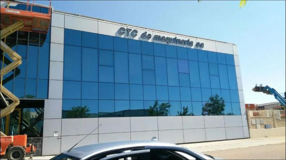 Fachada de cristal limpia
